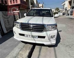 تۆیۆتا لاند کروزەر